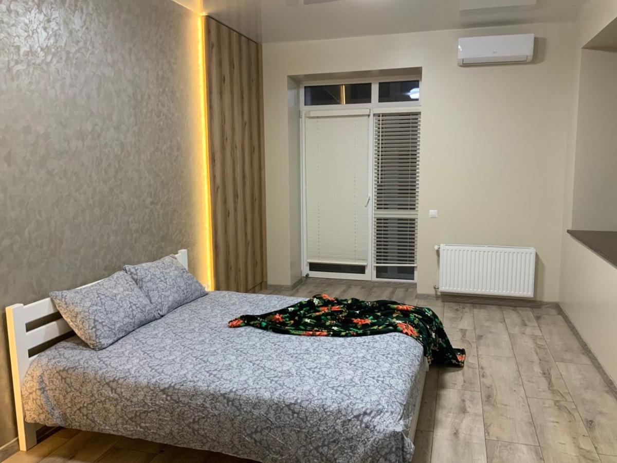 Vip Apartment У Центрі Міста, Новобуджк Театральний,Дуже Простора リウネ エクステリア 写真