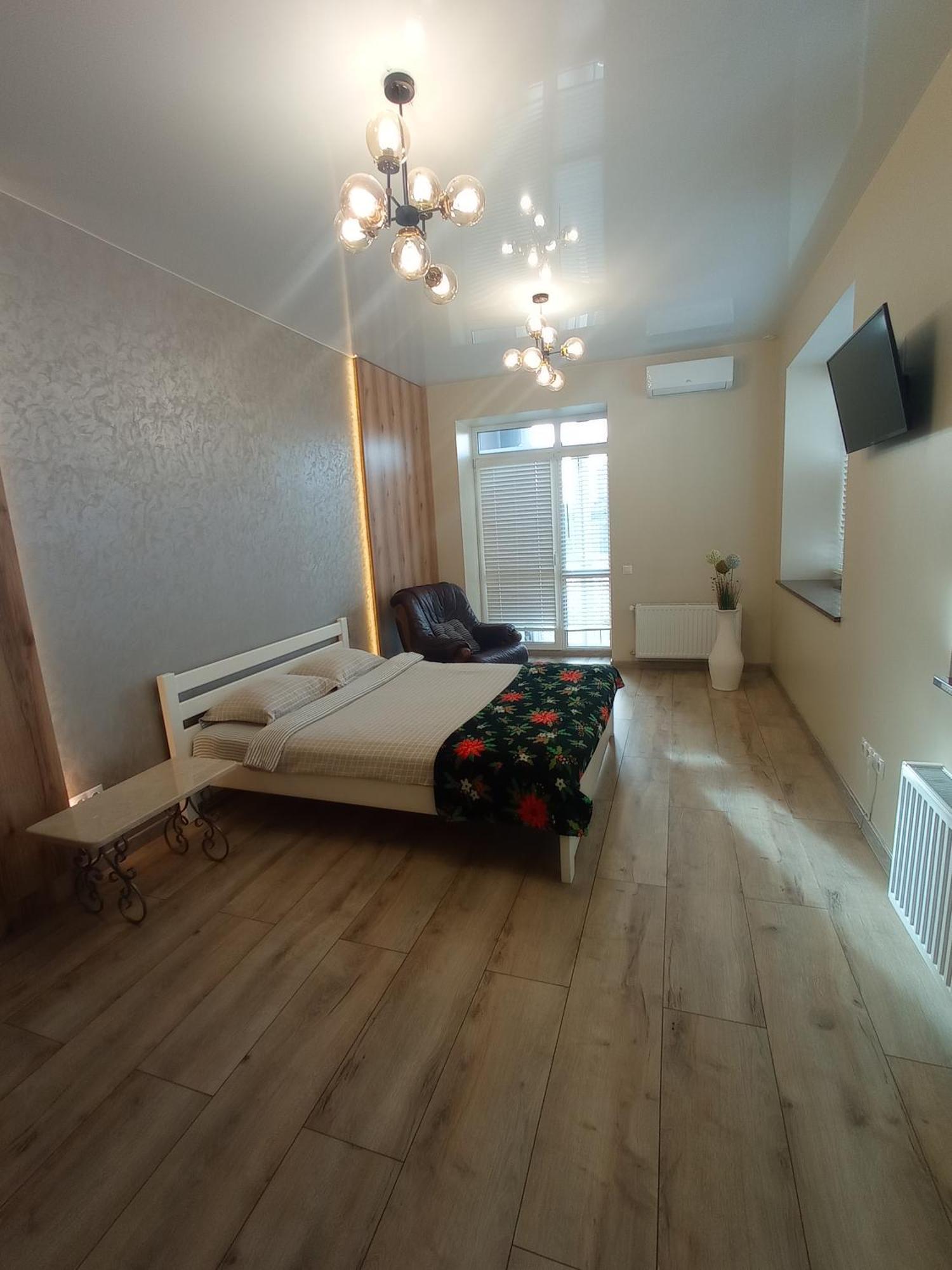 Vip Apartment У Центрі Міста, Новобуджк Театральний,Дуже Простора リウネ エクステリア 写真