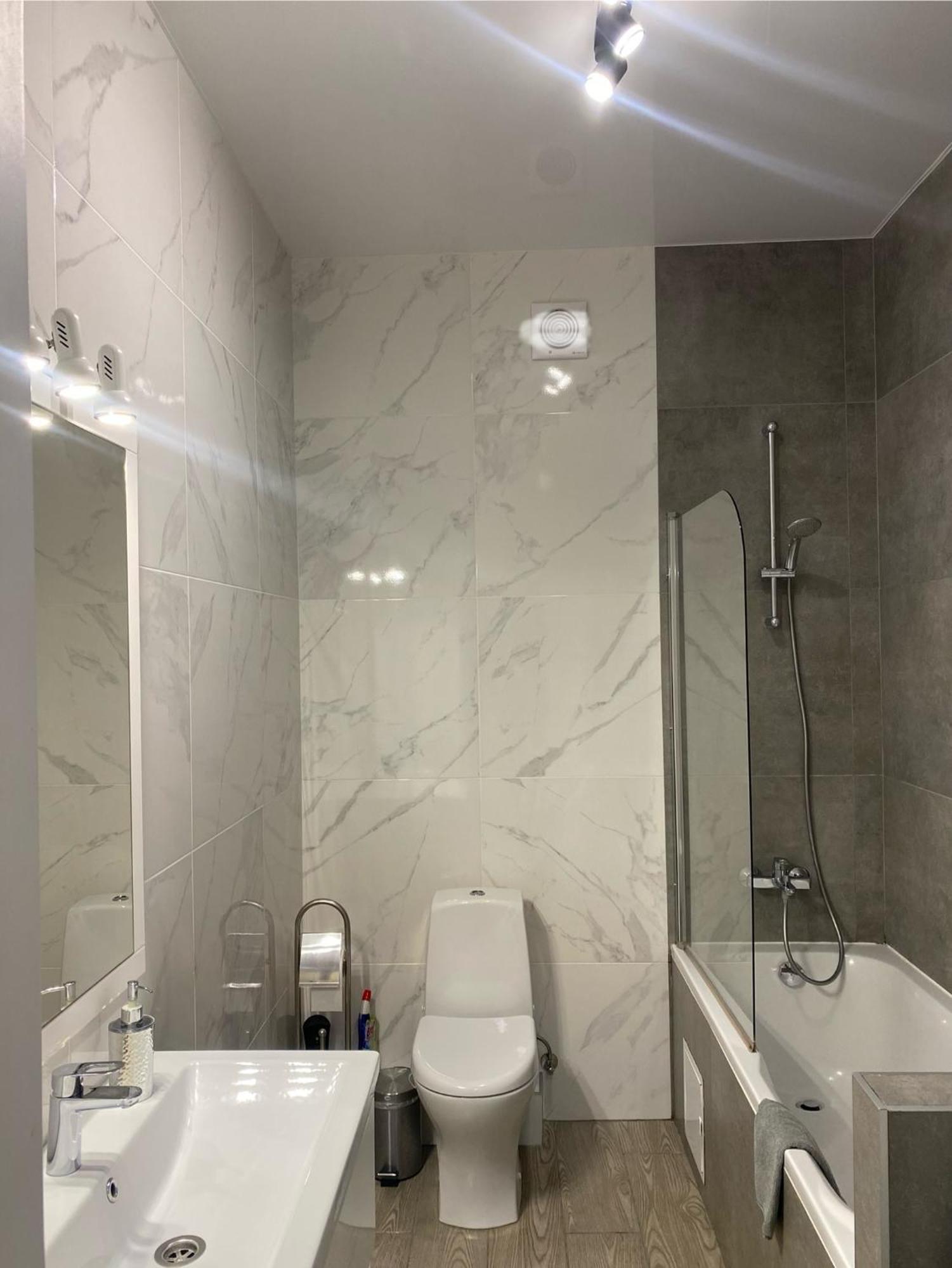 Vip Apartment У Центрі Міста, Новобуджк Театральний,Дуже Простора リウネ エクステリア 写真