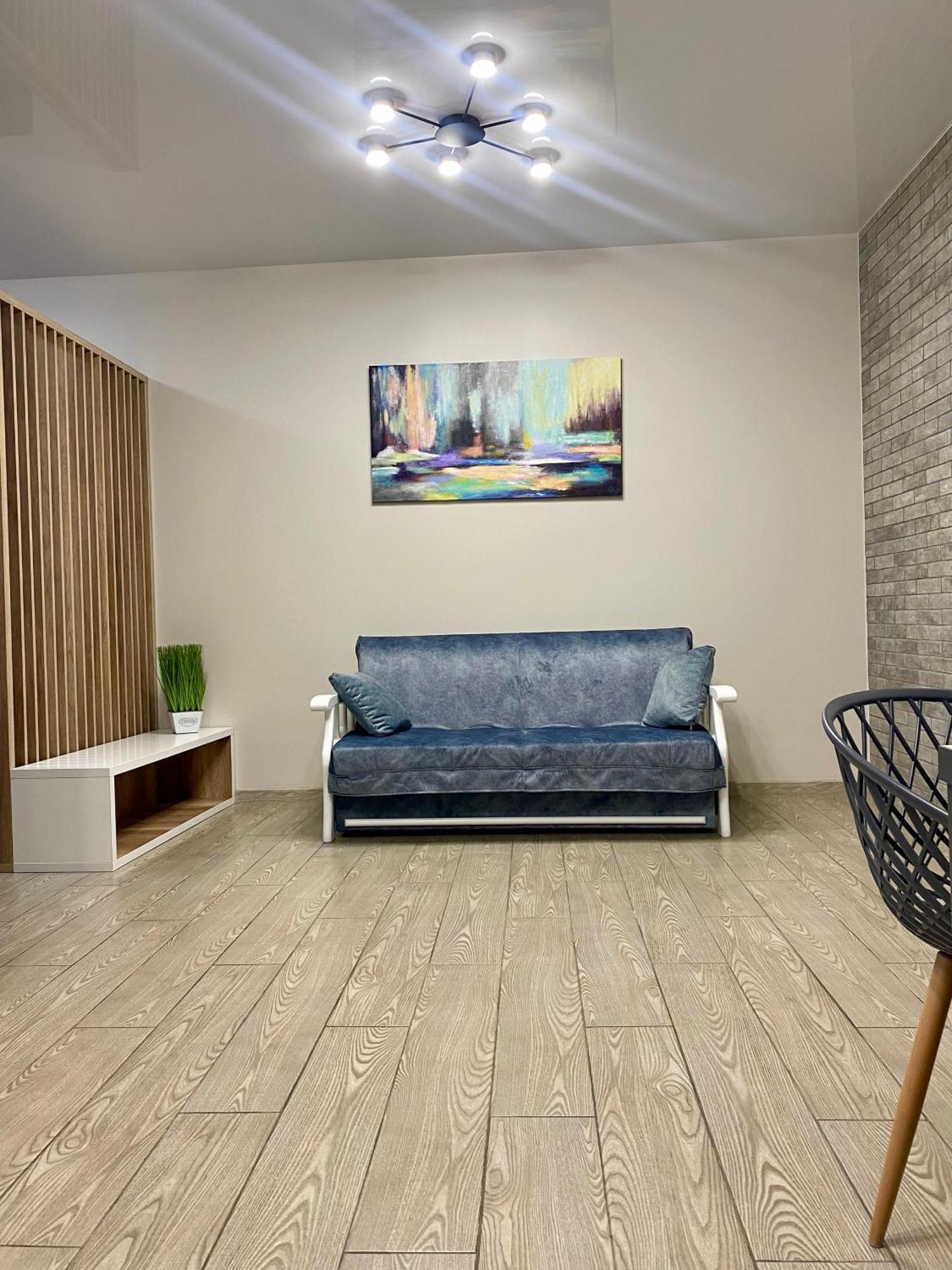 Vip Apartment У Центрі Міста, Новобуджк Театральний,Дуже Простора リウネ エクステリア 写真