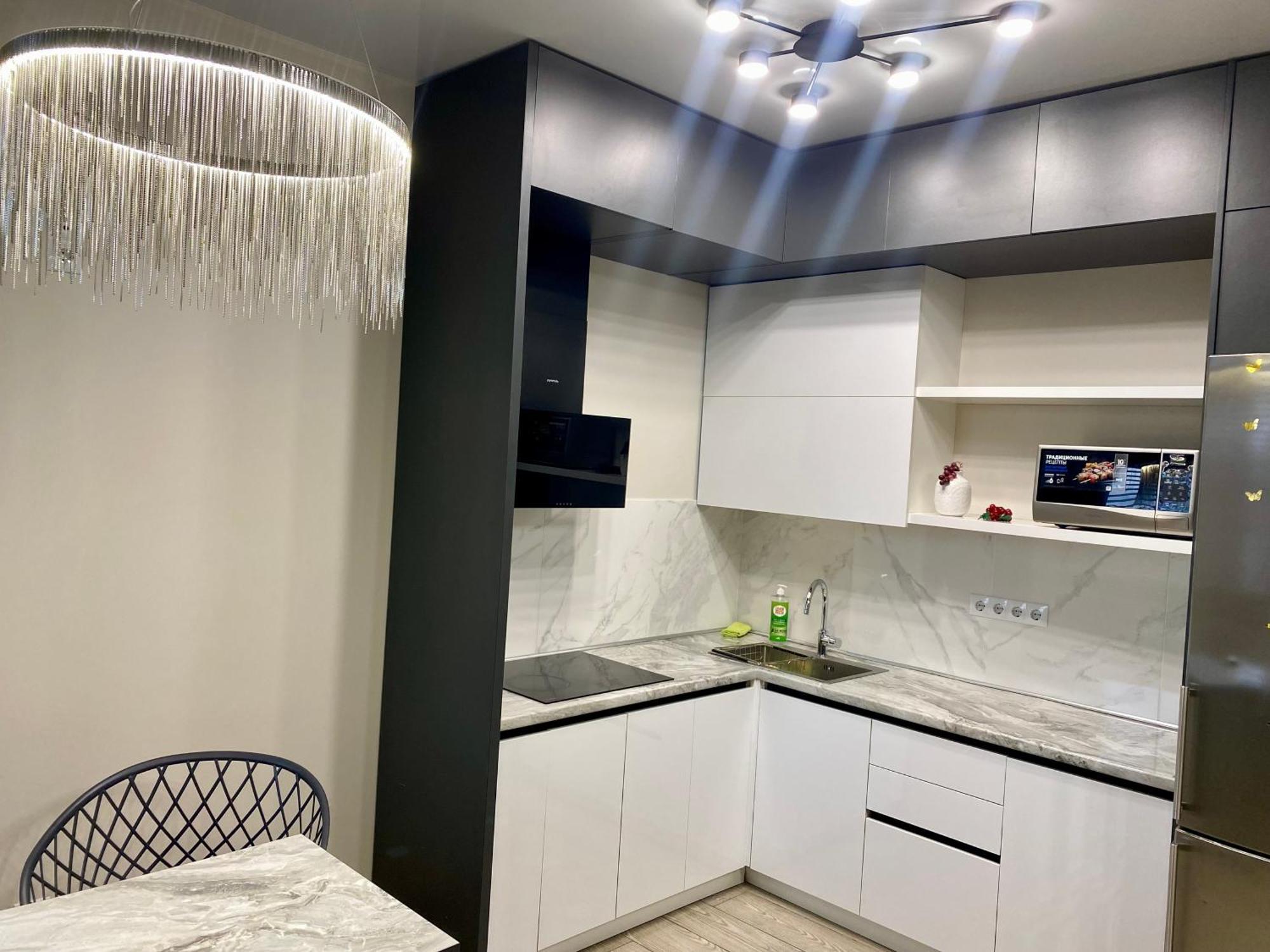 Vip Apartment У Центрі Міста, Новобуджк Театральний,Дуже Простора リウネ エクステリア 写真