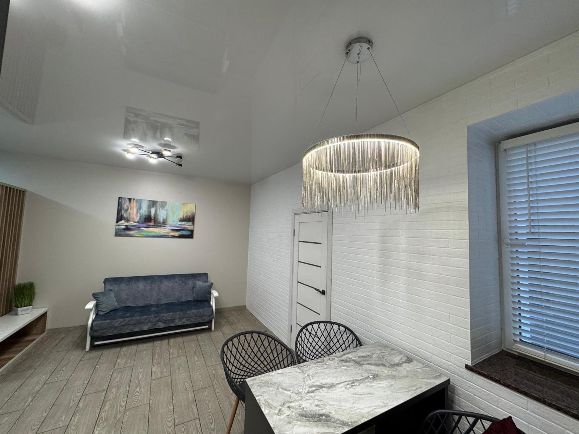Vip Apartment У Центрі Міста, Новобуджк Театральний,Дуже Простора リウネ エクステリア 写真