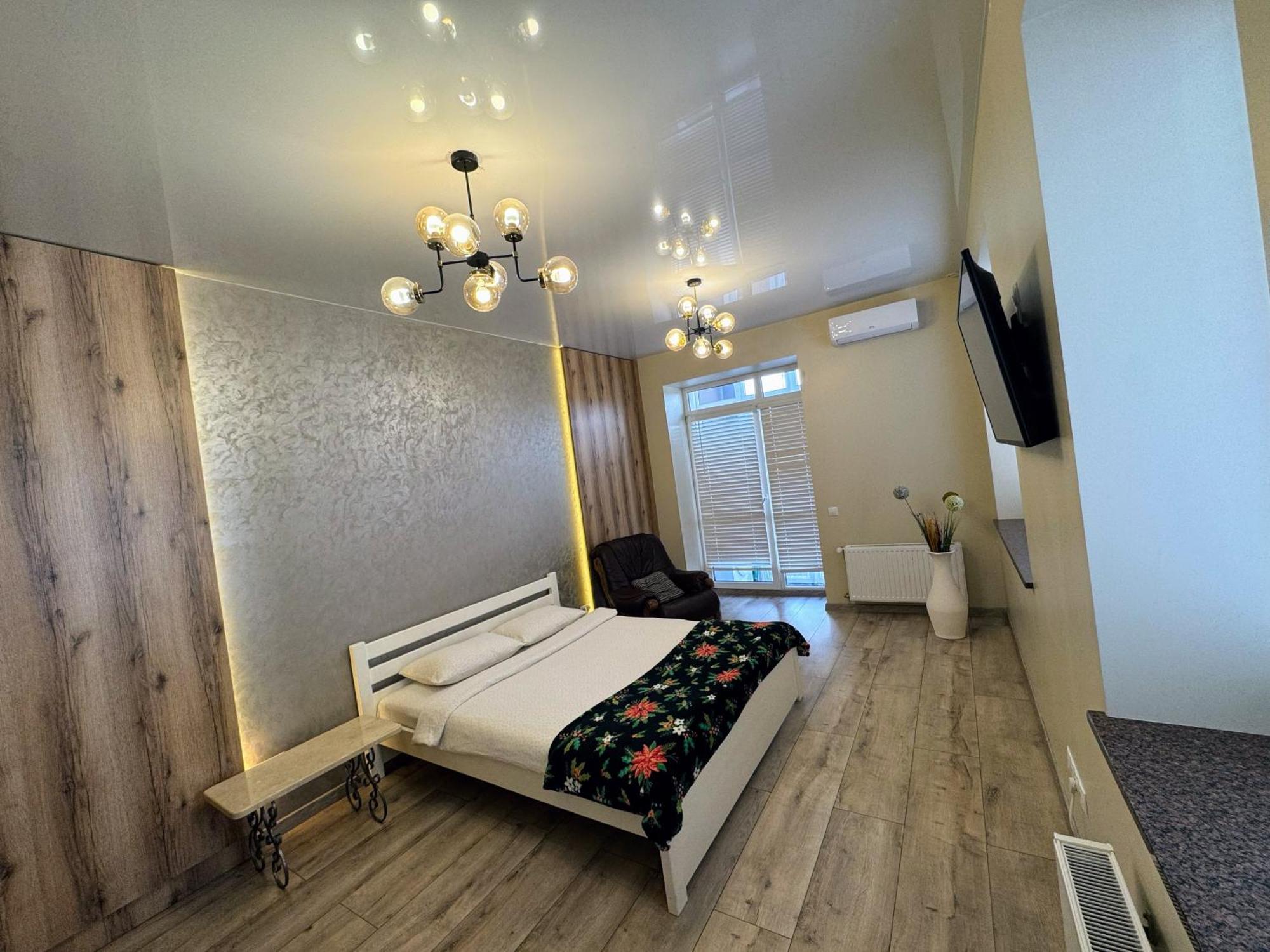 Vip Apartment У Центрі Міста, Новобуджк Театральний,Дуже Простора リウネ エクステリア 写真