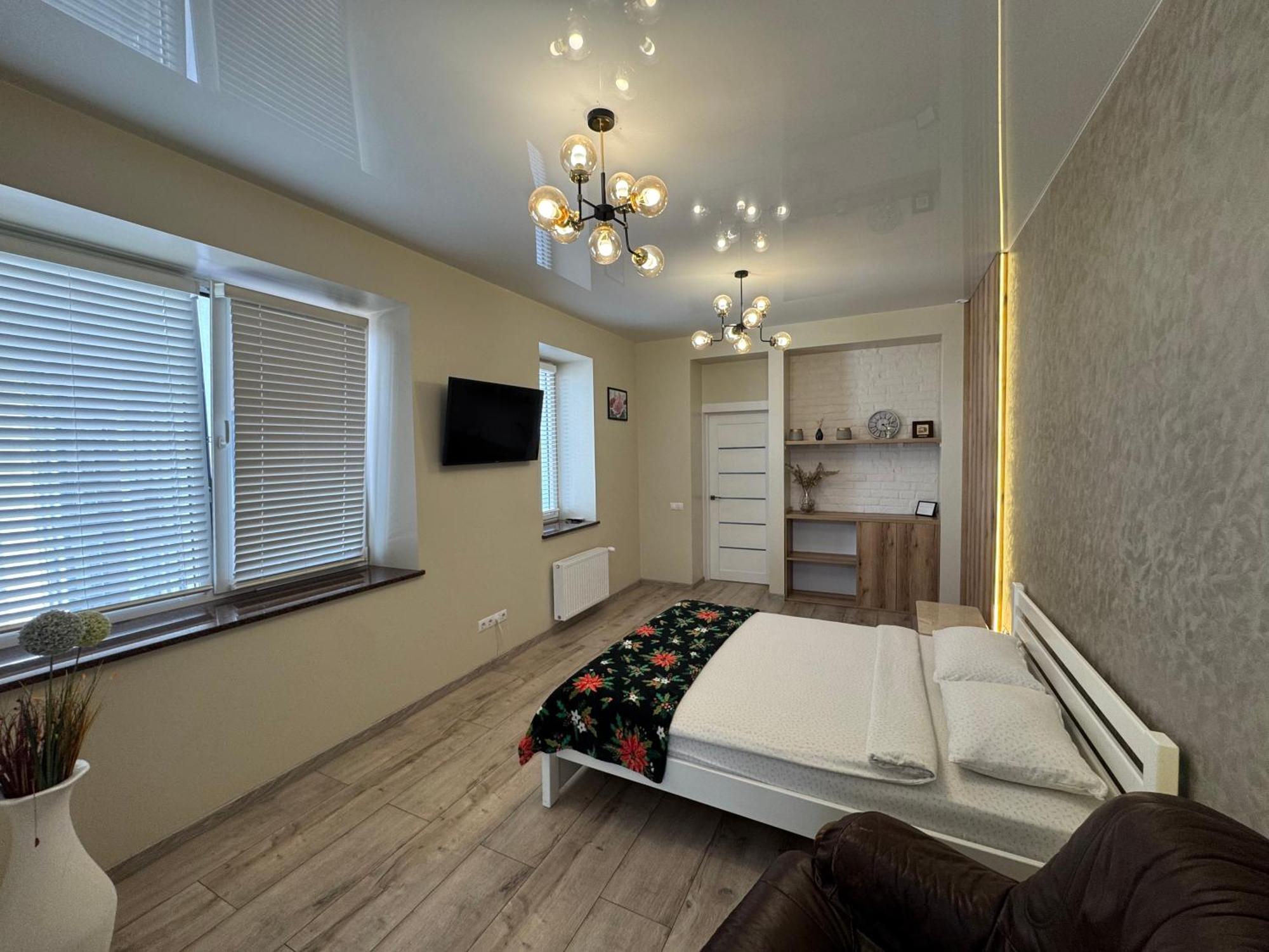 Vip Apartment У Центрі Міста, Новобуджк Театральний,Дуже Простора リウネ エクステリア 写真