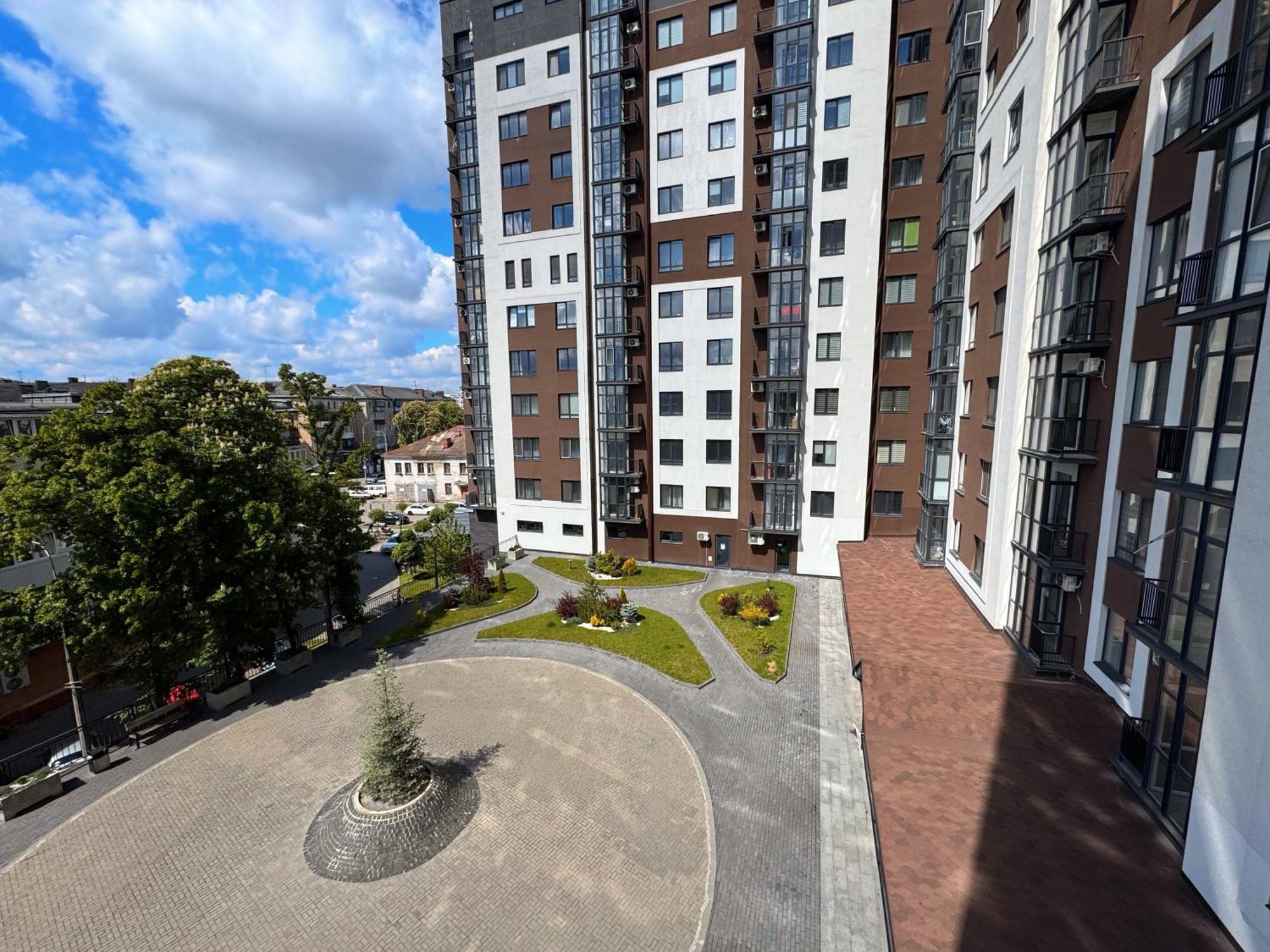 Vip Apartment У Центрі Міста, Новобуджк Театральний,Дуже Простора リウネ エクステリア 写真